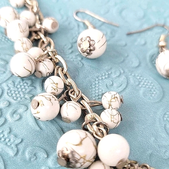 Vintage Silver Faux Pearl Cluster Gold Drizzle Timeless Bauble Necklace Set - Picture 8 of 10